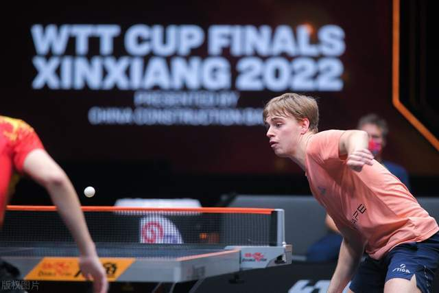 日本队逆转瑞典队,波尔统治全场 日本队逆转瑞典队,波尔统治全场