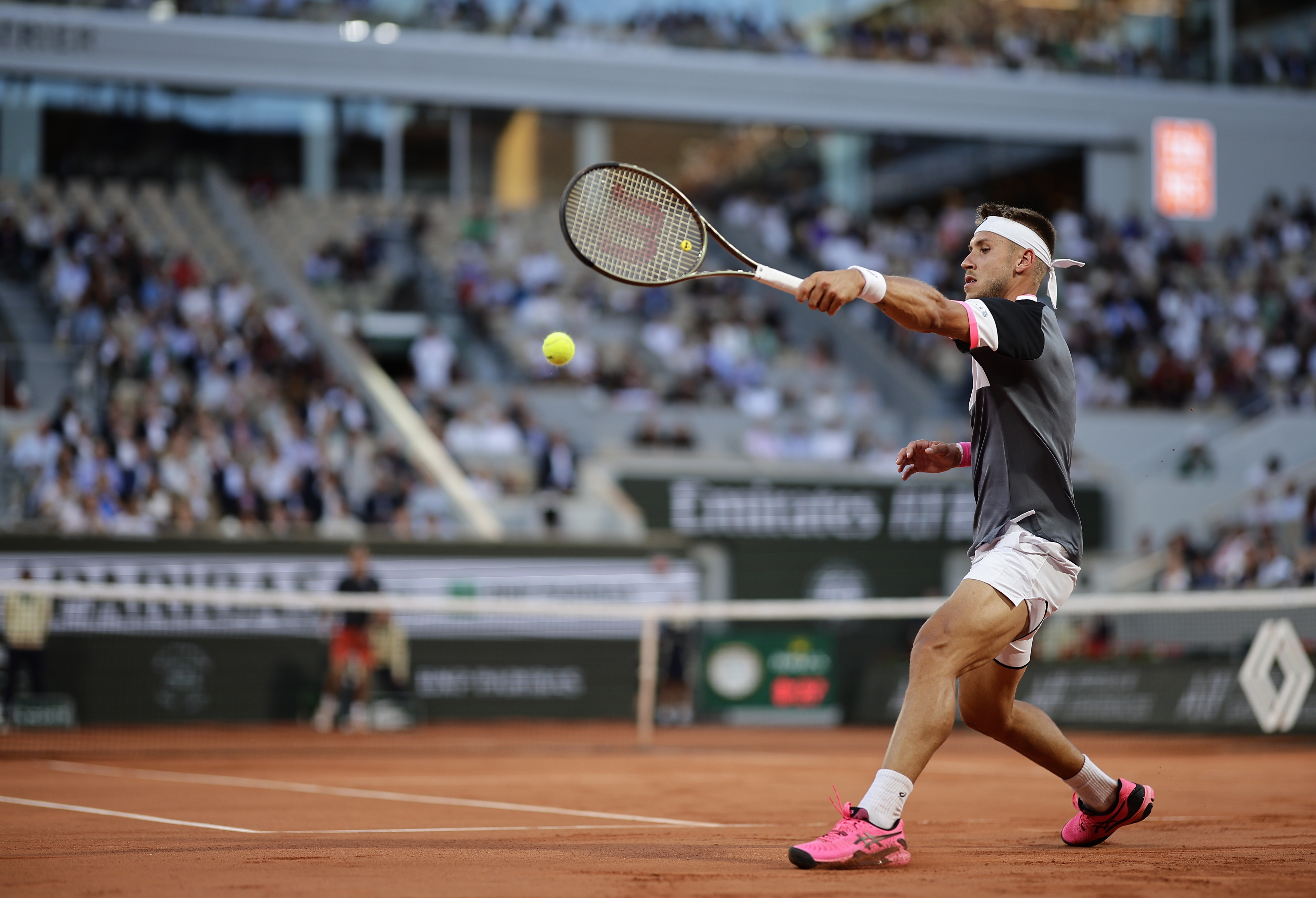 温网完胜法网，兹维列夫点燃赛场