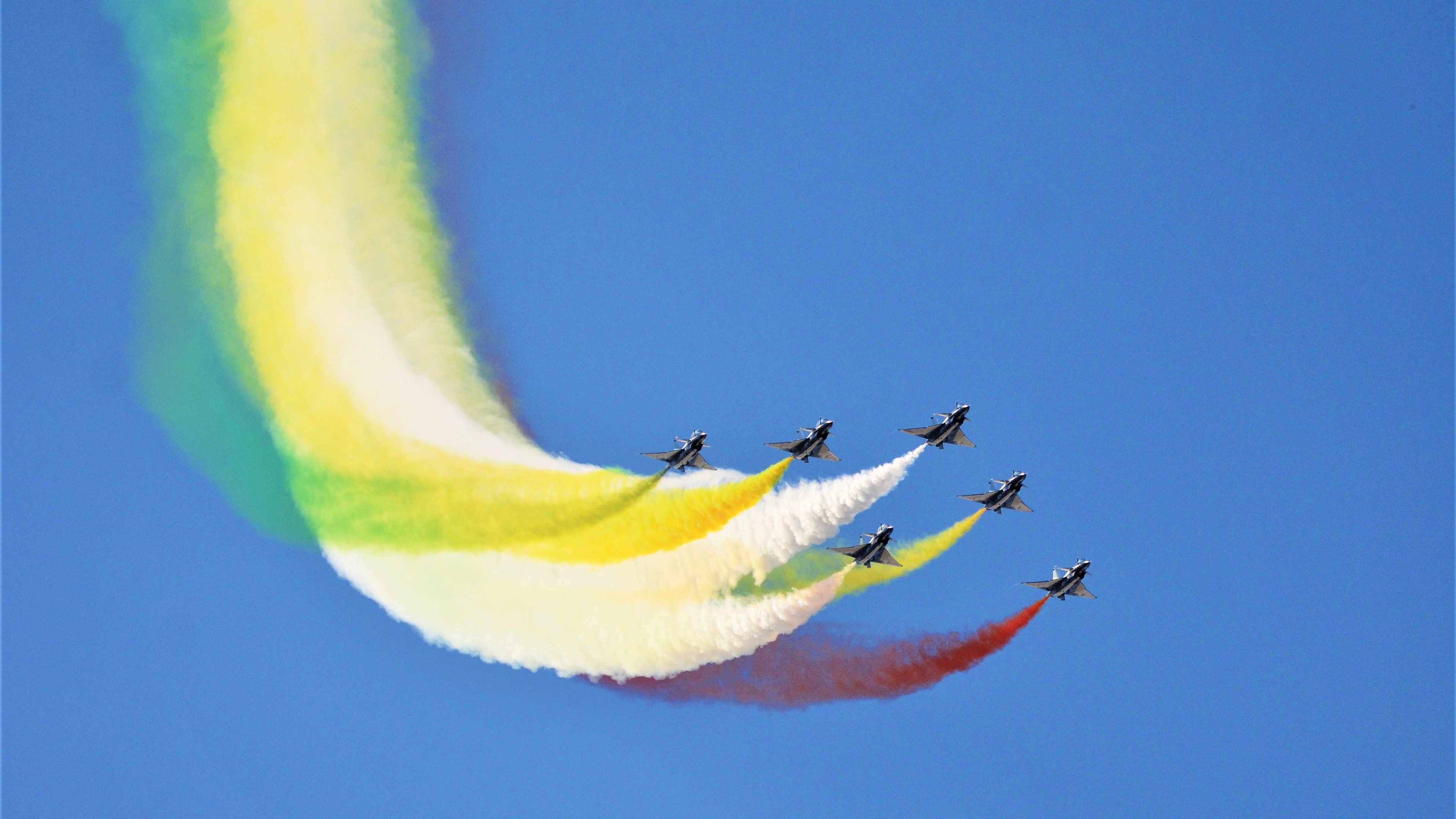 精密齿轮与野性风暴,当德布劳内的手术刀切开战场,巴萨的洪流如何淹没加纳的棱角